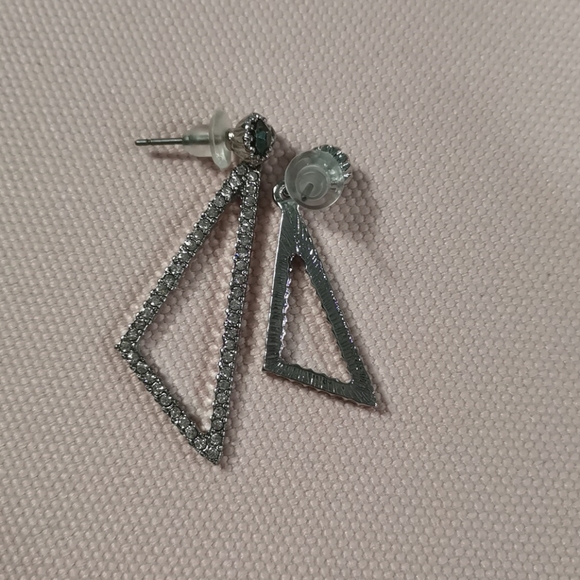 EARRING - Picture 4 of 4